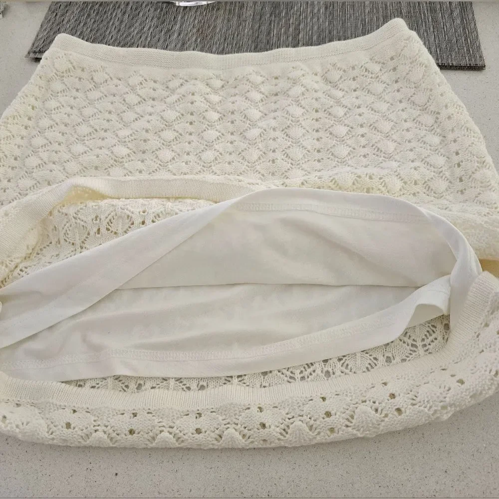 COMMENSE Cream Textured Diamond Knit Mini Skirt - Size L